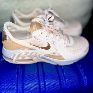 Women’s Nike air max excee